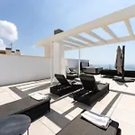 Appartamento Luxury Penthouse With Rooftop Fuengirola